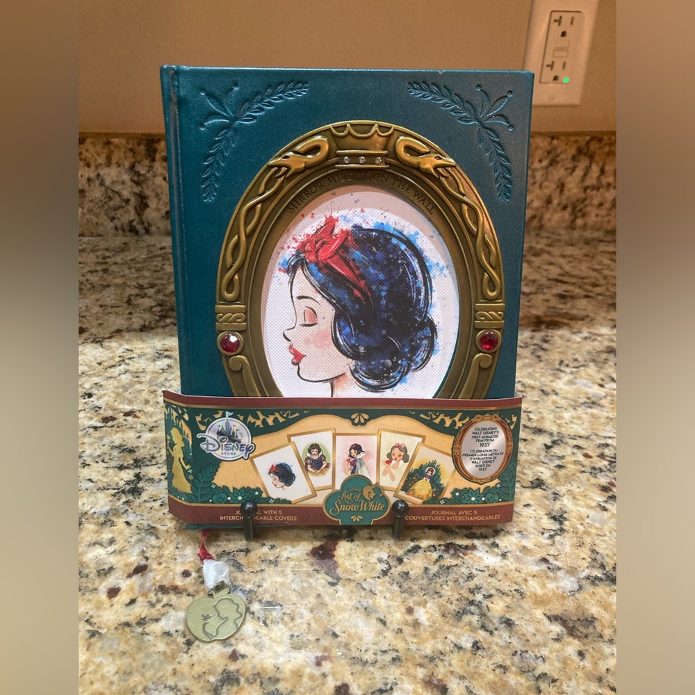Art of Snow White Collectors Journal